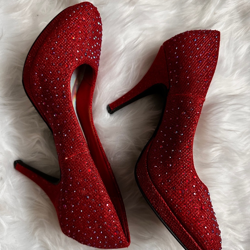 Red pumps